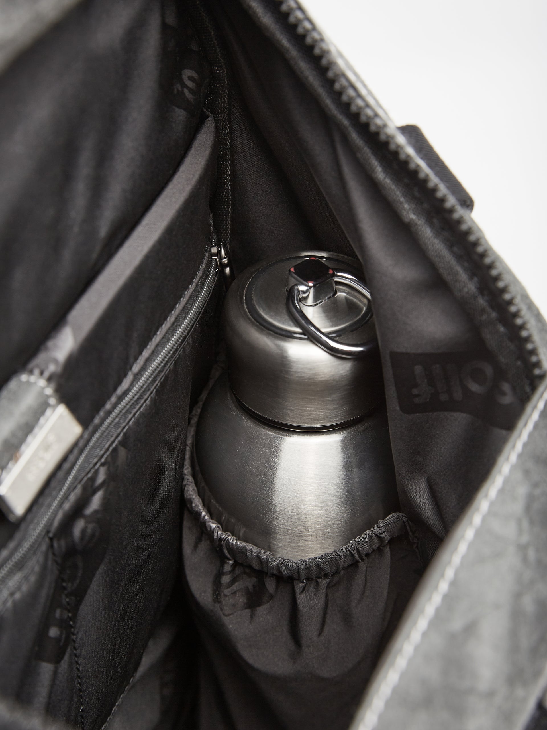 Solif - Obsidian Backpack | Land Of Dawn