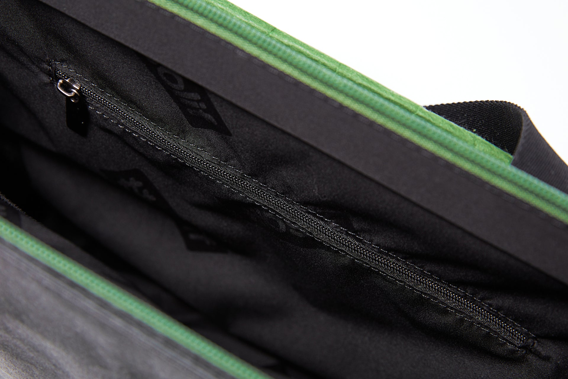 Solif - Messenger Bag | Forest Green